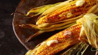 香噴噴烤玉米 烤前一個動作美味升級又健康（組圖）