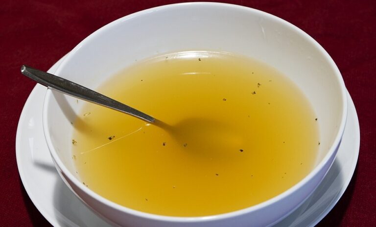 自製基本雞湯（組圖）