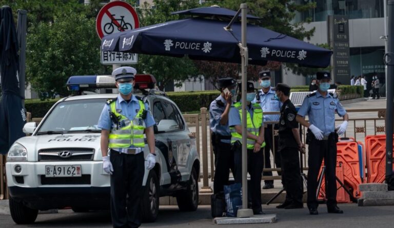 【禁聞】中共文件：獄警收入比公務員高出數倍