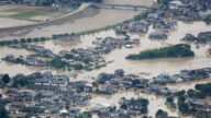 大雨重創日本九州 16死17命危 居民排SOS求援