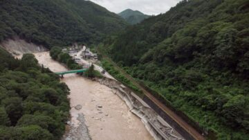 豪雨重创日本九州已65死 道路中断多处成陆上孤岛