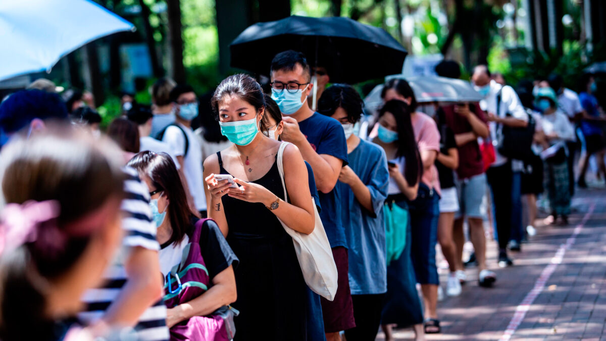 【禁闻】无惧打压 港民主派初选61万人投票