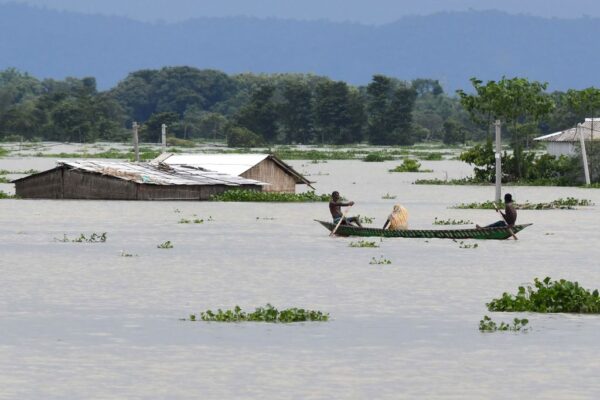 雨季引發洪患 印度、尼泊爾至少189人死