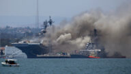 圣地亚哥军舰起火爆炸 所幸无人死亡