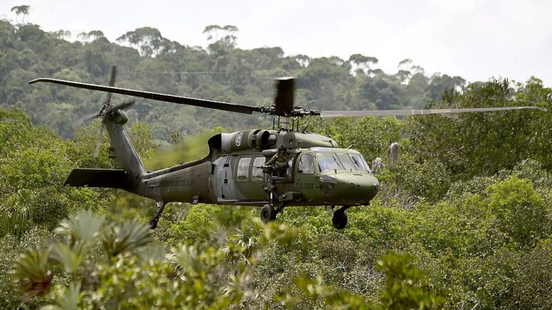 对抗游击组织 哥伦比亚直升机坠毁酿9死6伤