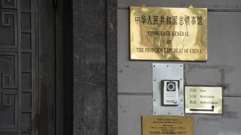 休斯敦中領館被關 章家敦：中共煽動美種族矛盾