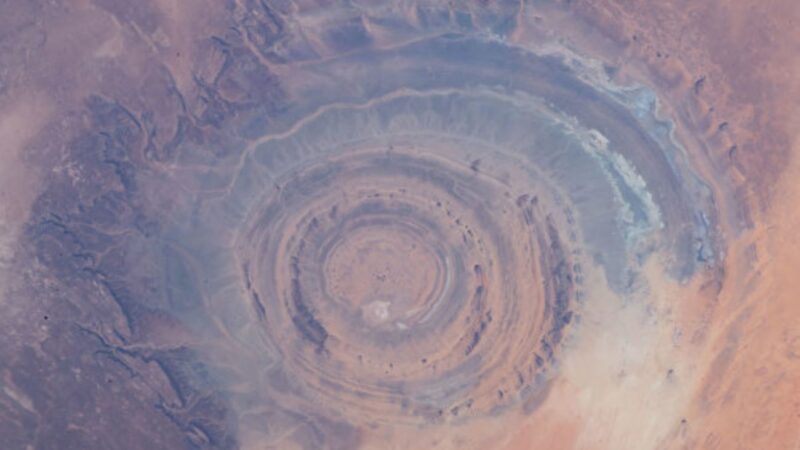從太空中才看得到的非洲奇觀──撒哈拉之眼