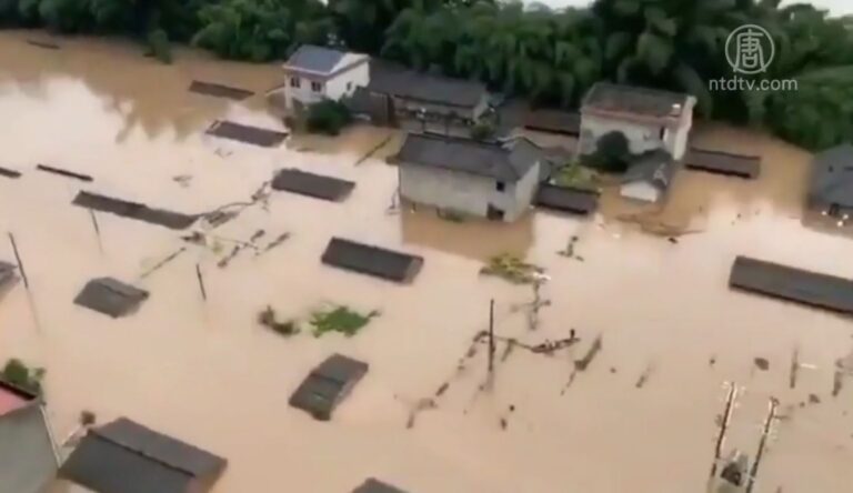 四川樂山孝姑鎮洪水來襲 14戶遭滅門
