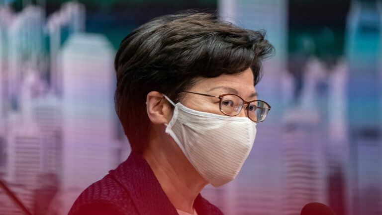 半數港人給0分 林鄭民望再跌在位尷尬