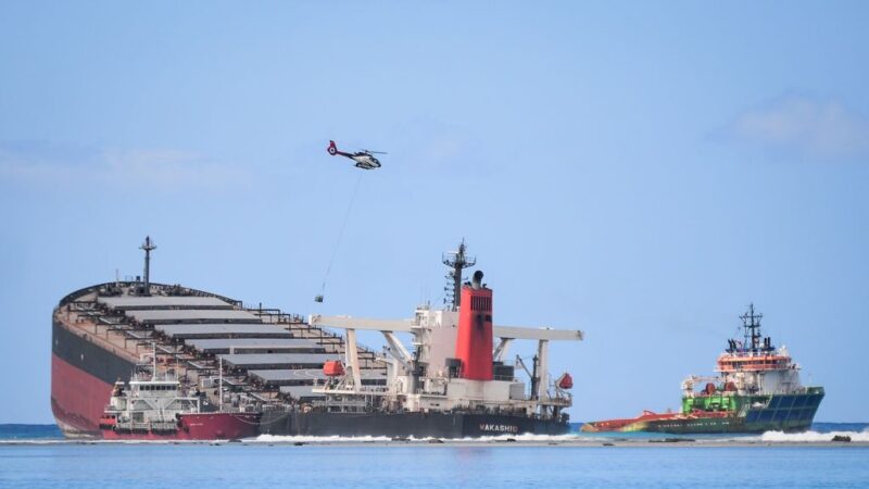 疑為連接Wi-Fi 日貨輪駛近陸地觸礁漏油釀生態浩劫