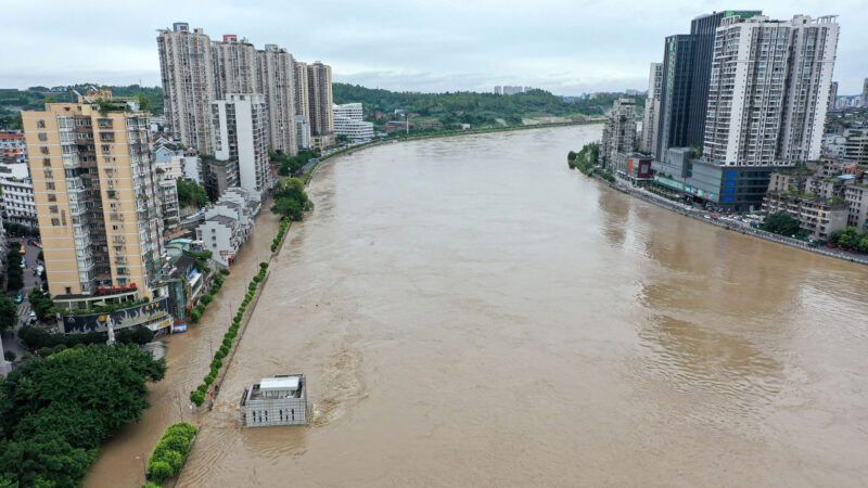 四川暴雨不斷 漢源山崩9人失蹤 醫院被埋