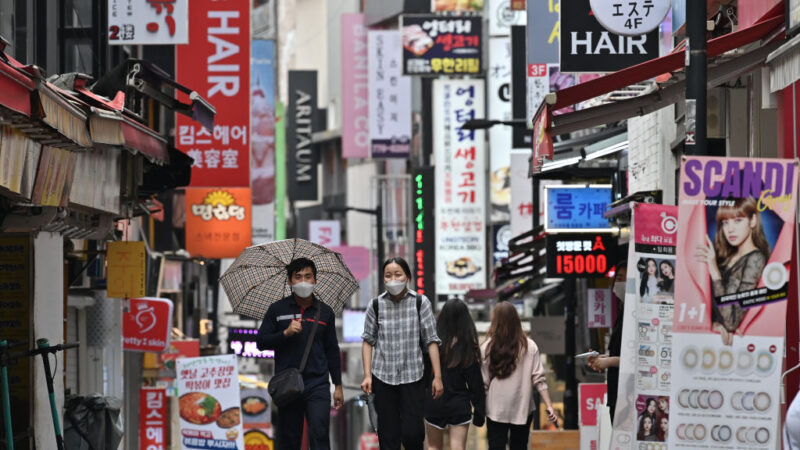 韩染疫持续增加 首尔禁店内用餐 公共场所须戴口罩