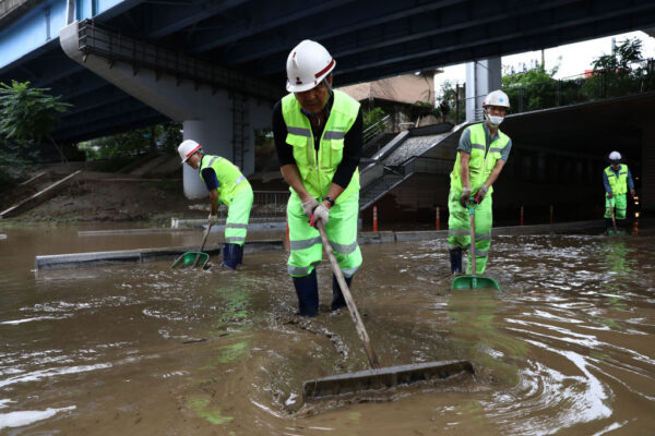 7年来最长雨季 韩国已酿15死逾千人受灾