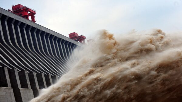 兩江洪水兇猛！重慶市水位全超保 三峽9孔洩洪(視頻)