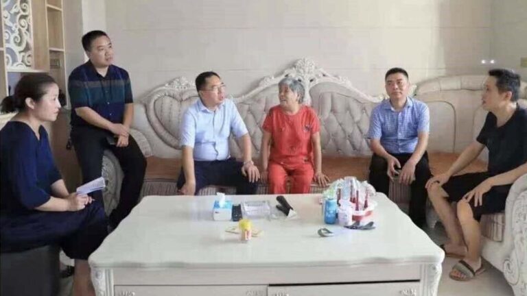 中共扶貧作秀屢穿幫 「貧困戶」住宅再現豪華家俬