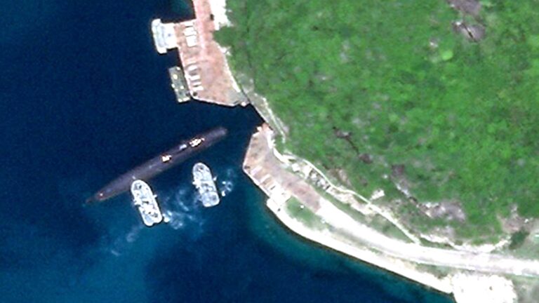 中共核潛艇進出基地衛星照流出 被指噪音大威懾有限
