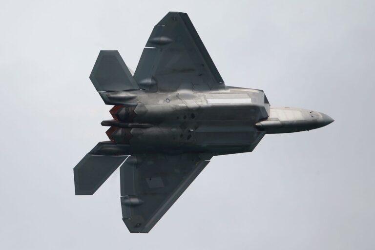 美試飛六代戰鬥機 或配激光武器免加油直達中國