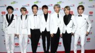 BTS登告示牌HOT 100榜冠军 韩国歌手第一人