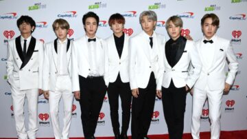 BTS登告示牌HOT 100榜冠军 韩国歌手第一人