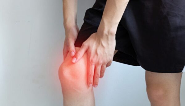 膝盖痛不一定是关节炎？有1症状恐是腱鞘巨细胞瘤