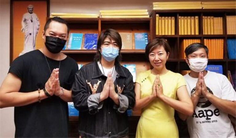 亂世綠洲  法輪功天梯書店在香港開張