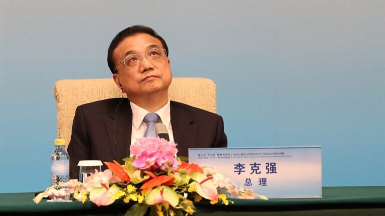 李克強罕見登頭版 卻被習近平「踩腳下」