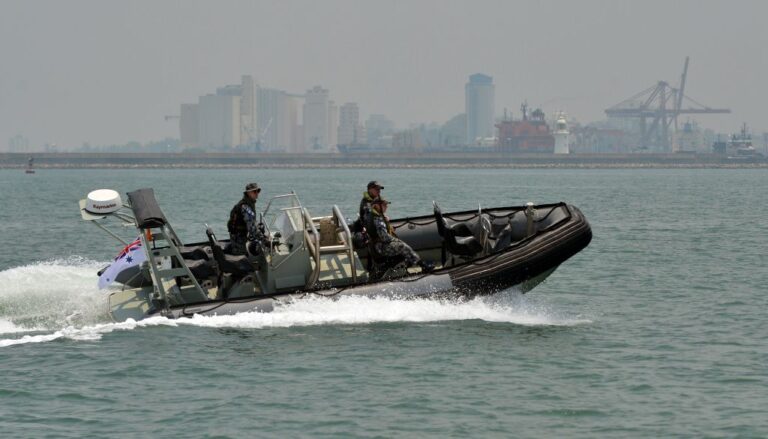 密謀購軍用充氣船至中國 美華裔海軍上尉之妻認罪