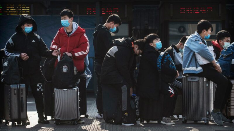 一批中国留学生收到美国通知 签证已取消