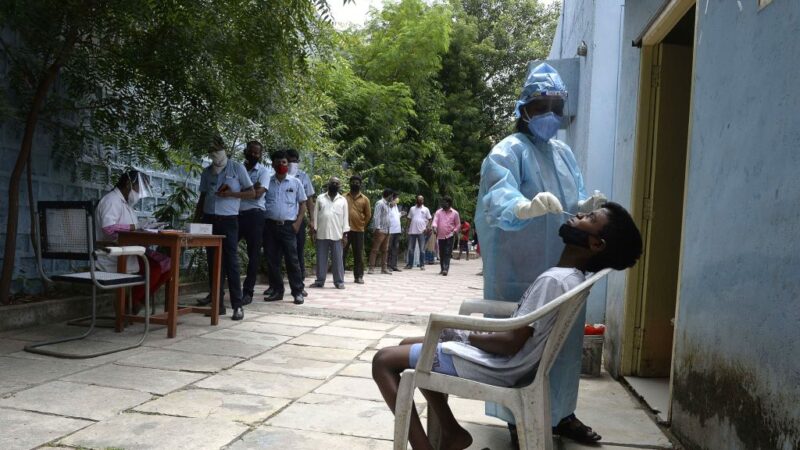 印度染疫破400萬大關 為救經濟將鬆綁管制