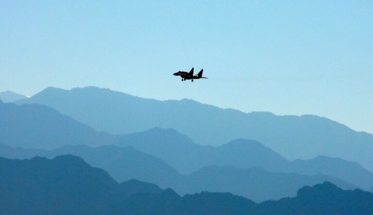 共軍進入二級戰備狀態 印軍獲開槍自衛授權