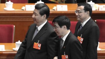 王沪宁质疑声中猛拍习近平 连喊10个伟大