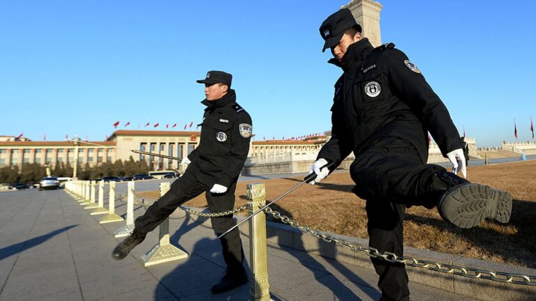 澳洲記者驚魂：7名中共國安深夜闖入 強光照臉