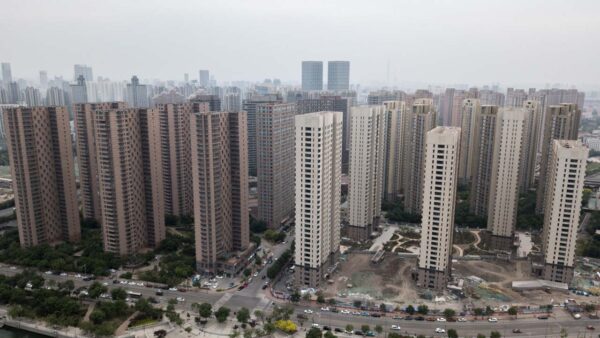 中國法拍房數量飆升 中共新規全面限購