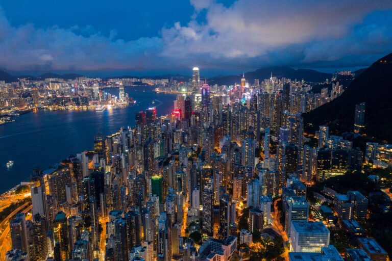 香港投資銀行大陸員工占60% 港人減至30%