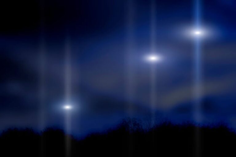 日本出現「UFO空戰」畫面 多個追趕一個(視頻)