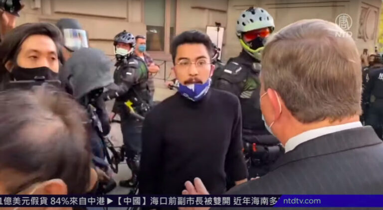 【新唐人晚間新聞】黑命貴擾挺川 大紀元記者被襲