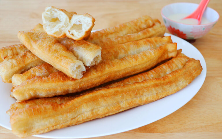【美食天堂】油條的家庭做法～酥脆蓬鬆～再也不用外面買了！家常料理食譜 一學就會