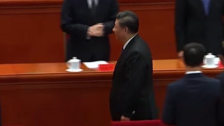 習喊抗美援朝後現異常 步履蹣跚身體搖晃(視頻)