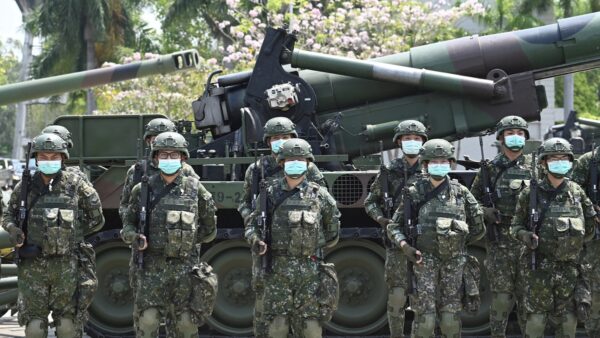 调查：若中共动武 八成台湾人愿参战护台
