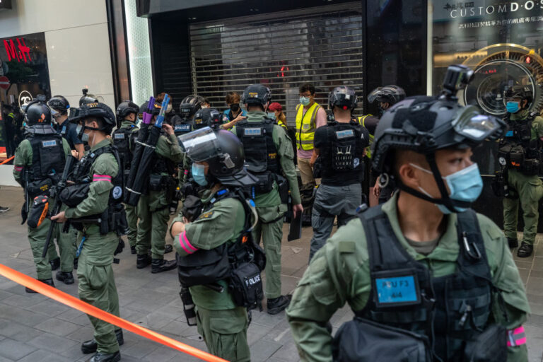 中共建政日 美眾院外委會通過在美港人臨時保護身分