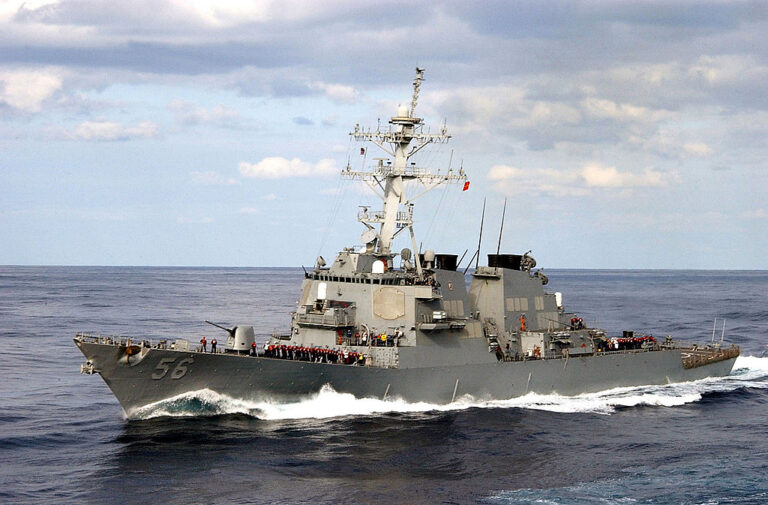 美日軍艦攜手南海聯合演習 里根號航母突加入