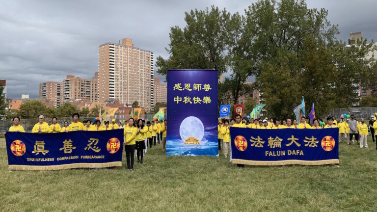 各地法輪功學員中秋謝師恩（六）