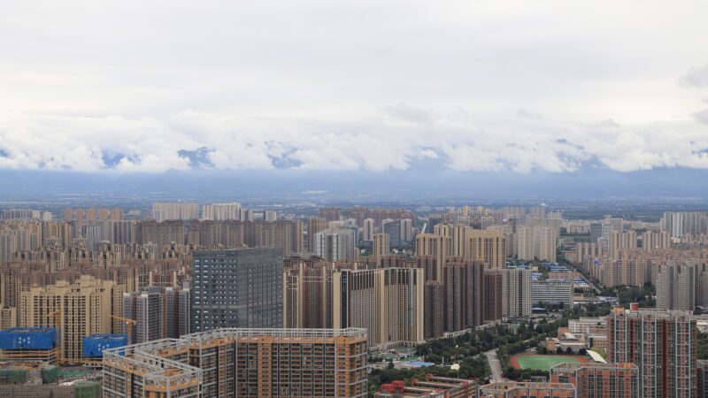 中国楼市均价入万元时代 当局仍遏制流动性