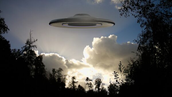 川普再談UFO：我要好好研究一下