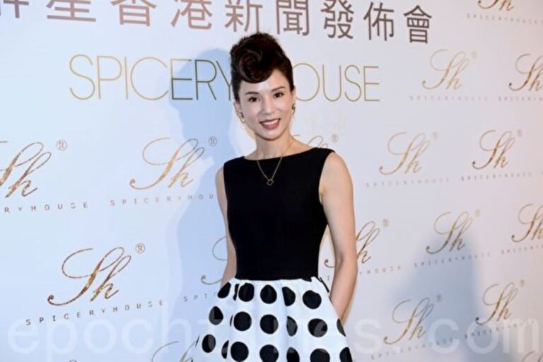 54歲李若彤穿17歲時校服 歎身形沒變心更強大