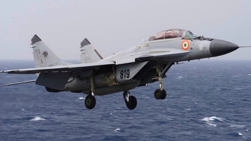印度米格29K墜毀阿拉伯海 飛行員1失蹤1獲救