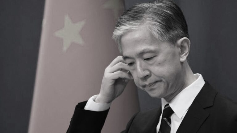 俄進軍烏克蘭 中共戰狼尷尬 記者會連閃14問題
