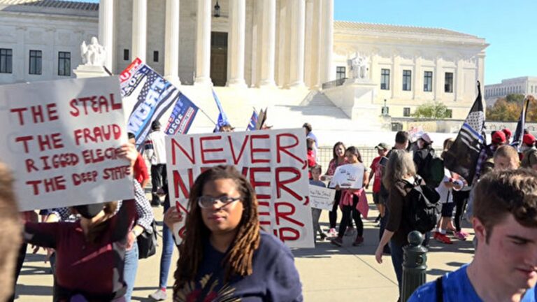 組圖：美國民眾最高法院前集會 籲公正裁決大選