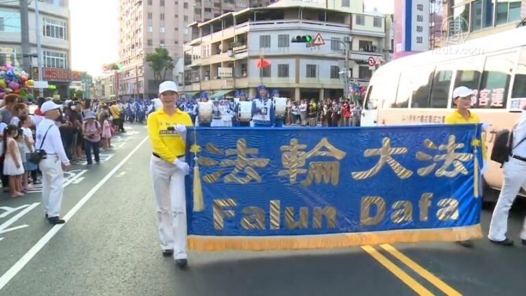 岡山文化季踩街 天國樂團打頭陣.軍樂隊展槍法