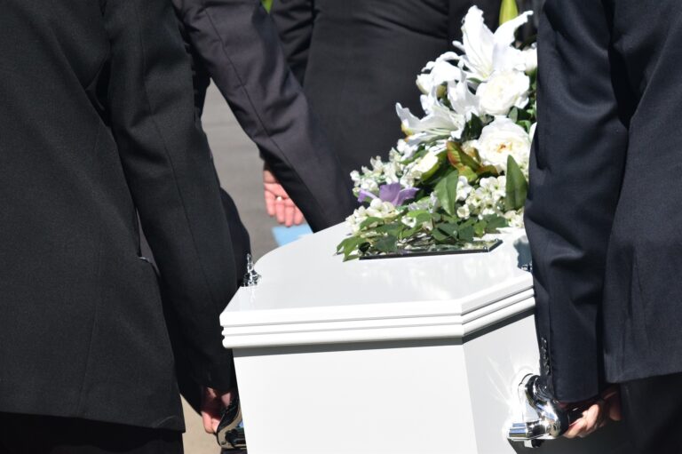 積欠醫藥費 上海男大生「殯儀館躺17年」無法火化